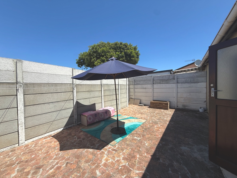 2 Bedroom Property for Sale in Table View Western Cape